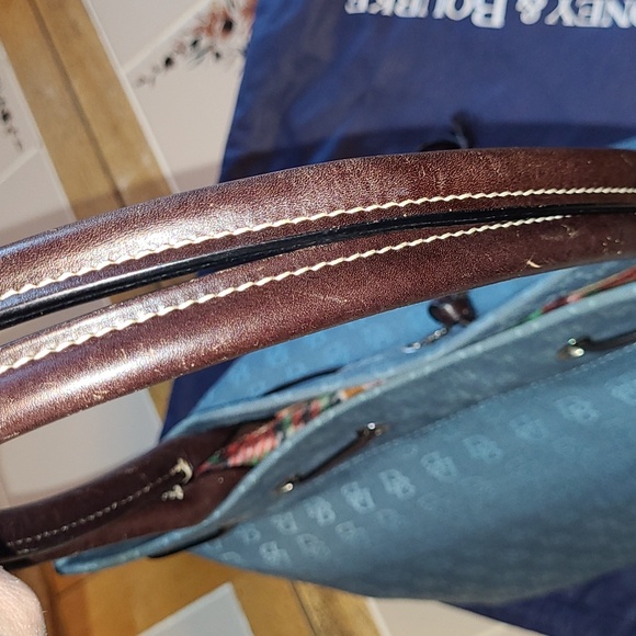 Dooney &Bourke Handbag Color Silver/Blue.  Pre-loved. - Picture 9 of 14